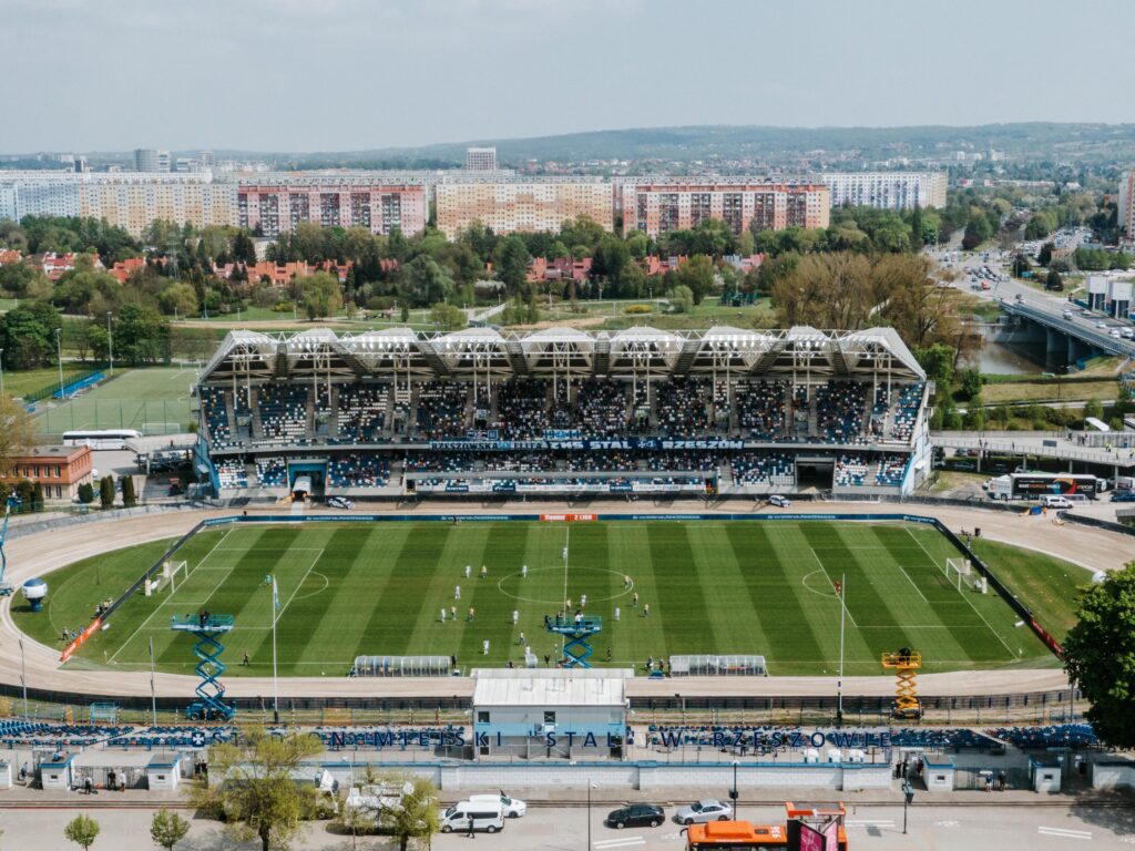 1-stal-rzeszow-motor-lublin-dron-stadion-scaled